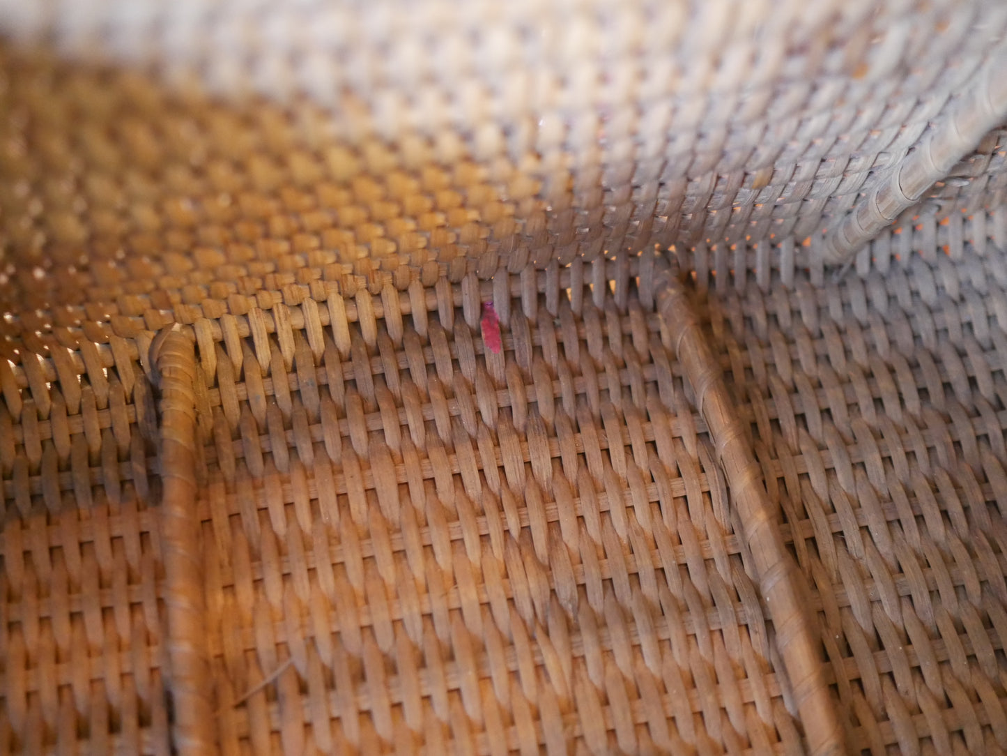 藤編み 三角型のバスケット アンティーク ラタン ヨーロッパ