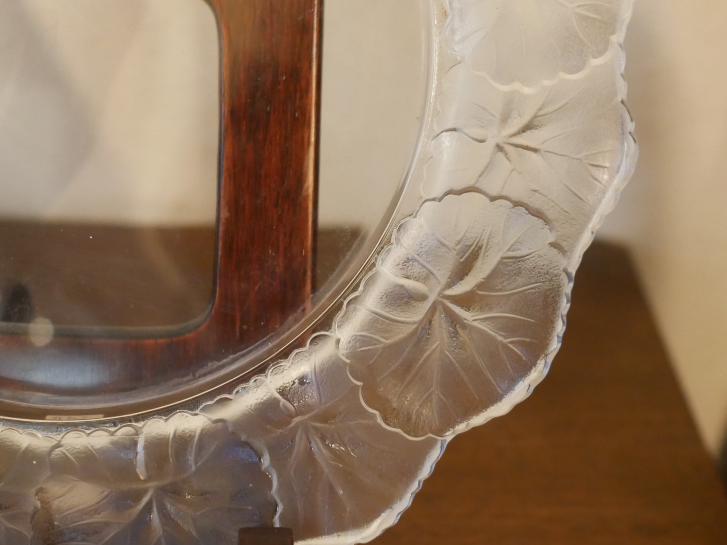 LALIQUE クリスタルプレート オンフルール フロスト加工