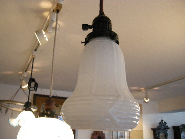 乳白色プレス硝子 ベル型電笠