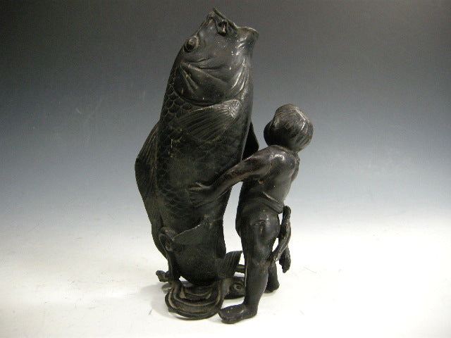 アンチモニ製 鯉の滝登りと童子