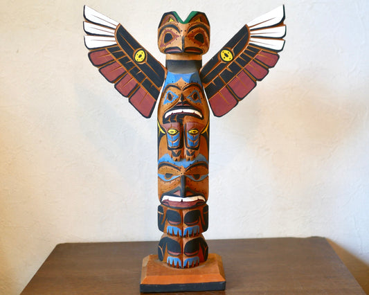 トーテムポール 木彫り 彫刻 Totem Pole