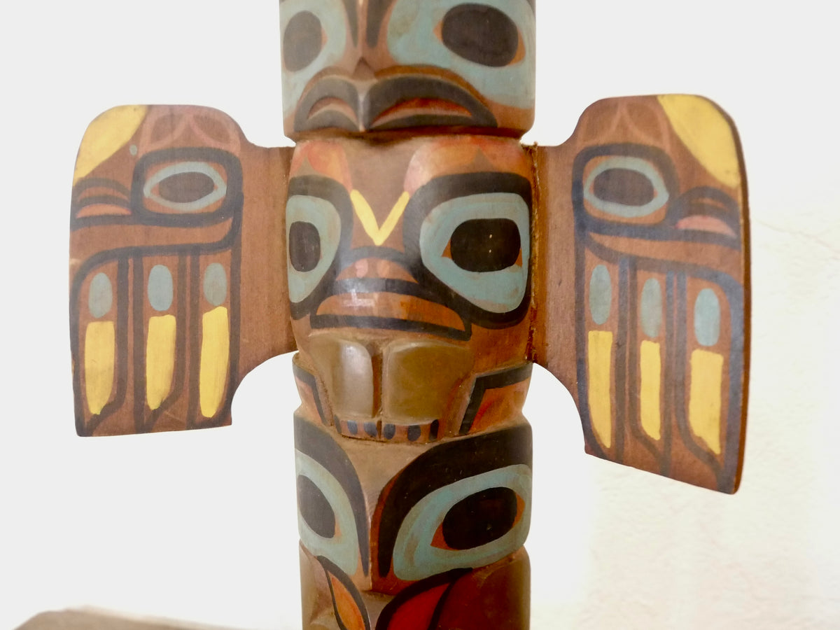 トーテムポール 木彫り 彫刻 Totem Pole